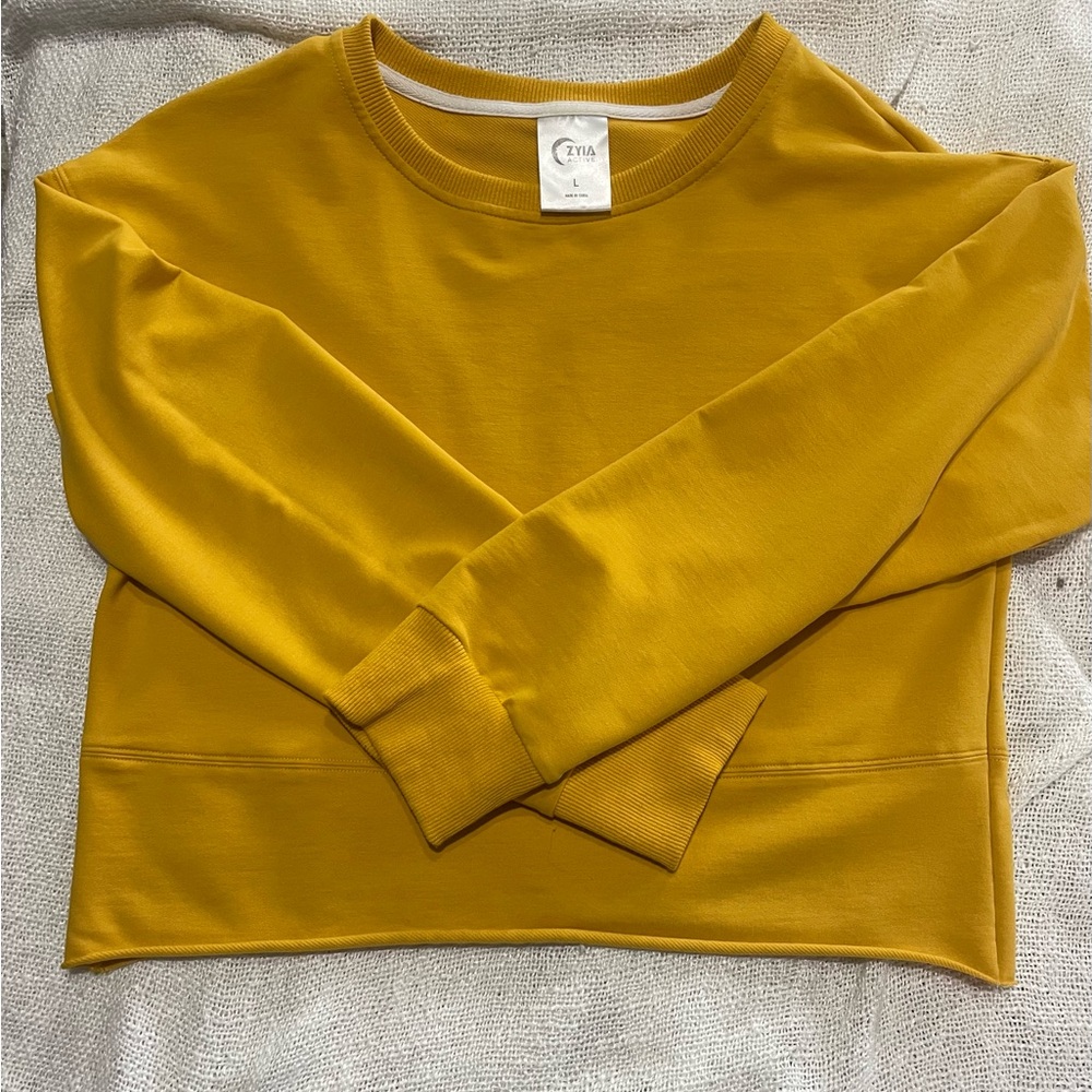 ZYIA Active Golden Crewneck Top